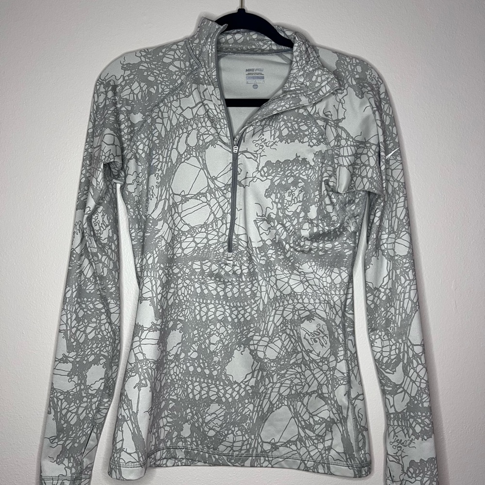 Nike Women's Gray Patterned Long Sleeve Top
